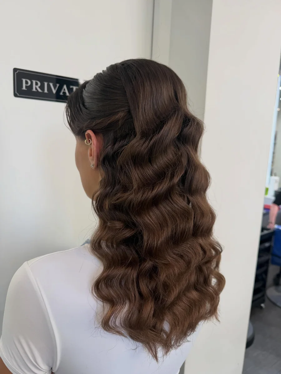 Coiffure de cérémonie réalisée au Salon de Sabrina